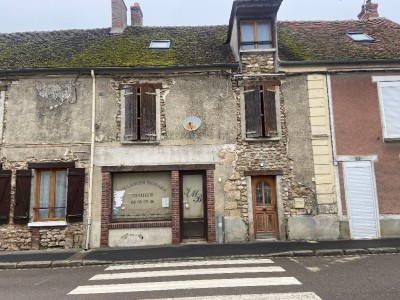 Boutique + appartartement A VENDRE - LA CROIX EN BRIE - 96 m2 - 162000€