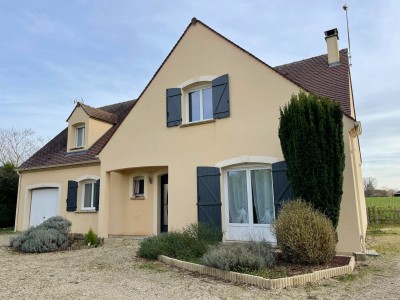 Maison traditionnelle - PECY - 195 m2 - VENDU