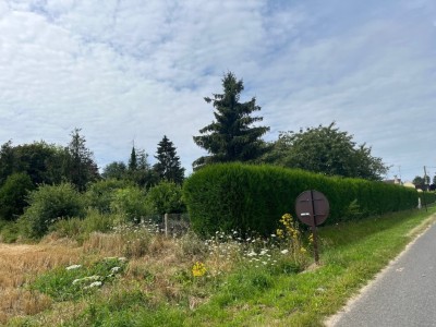 TERRAIN - JOUY LE CHATEL - 880 m2 - VENDU