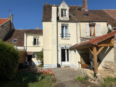 Maison Briarde Rurale - ROZAY EN BRIE Centre ville, commerces � pied - 136 m2 - VENDU
