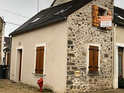 MAISON A LOUER - MACHAULT centre ville - 20.8 m2 - 485 &euro; charges comprises par mois