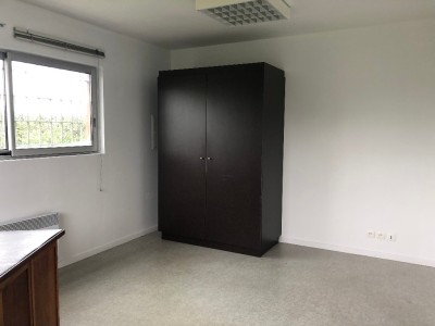 ENTREPOT A LOUER - AMILLIS - 160 m2 - 1295€ HC par mois
