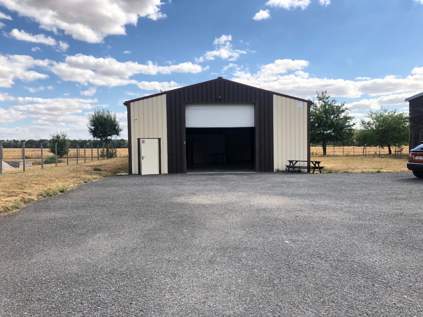 ENTREPOT A LOUER - AMILLIS - 160 m2 - 1 200 &euro; HC et HT par mois
