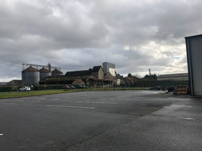 ENTREPOT A LOUER - REBAIS - 536 m2 - 3 200 € HC et HT par mois