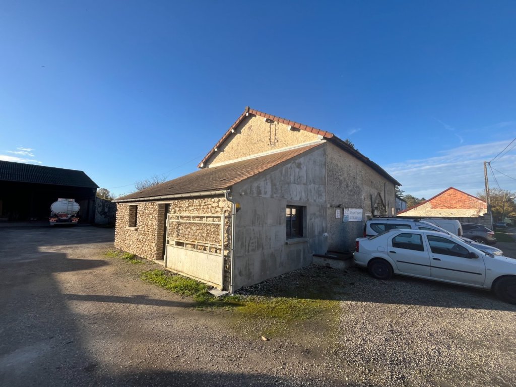 Bâtiments - JOUY LE CHATEL - 300 m2 - VENDU