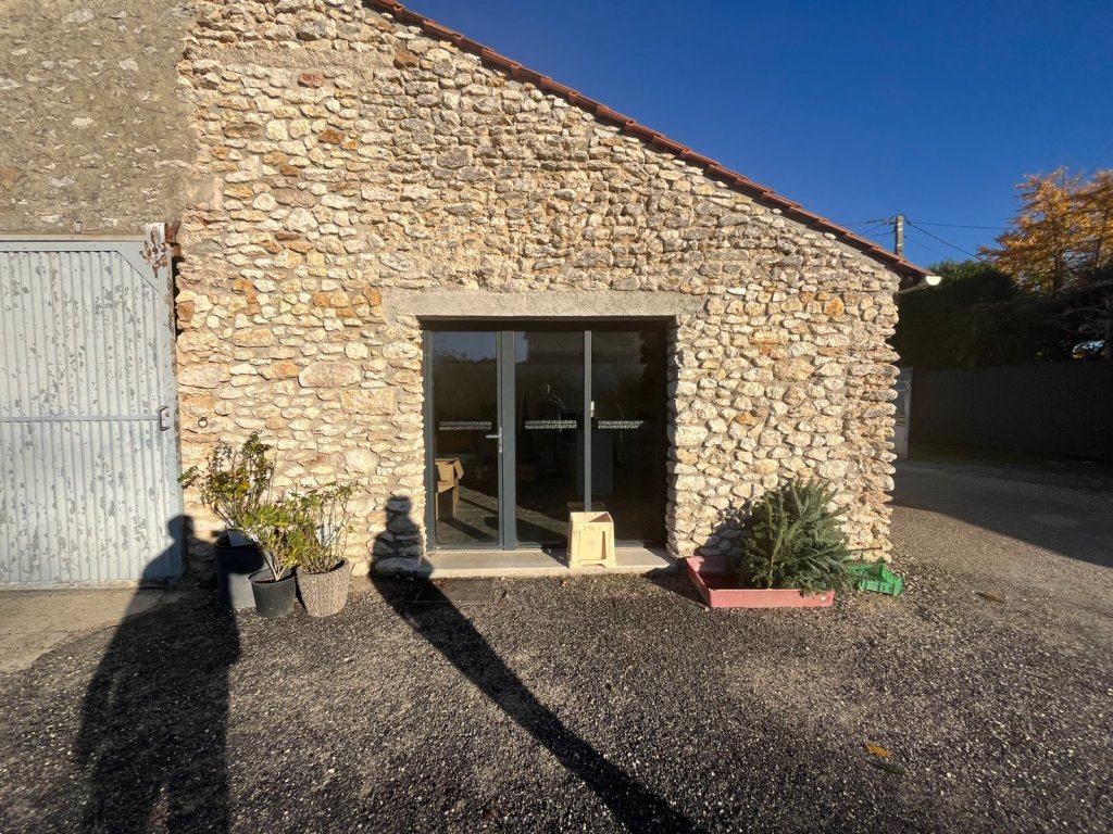 Bâtiments - JOUY LE CHATEL - 300 m2 - VENDU