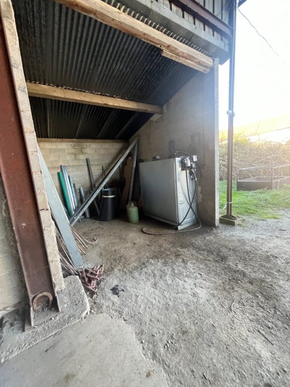 Bâtiments - JOUY LE CHATEL - 300 m2 - VENDU