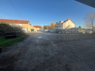 Bâtiments - JOUY LE CHATEL - 300 m2 - VENDU