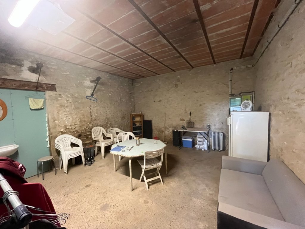 Bâtiments - JOUY LE CHATEL - 300 m2 - VENDU