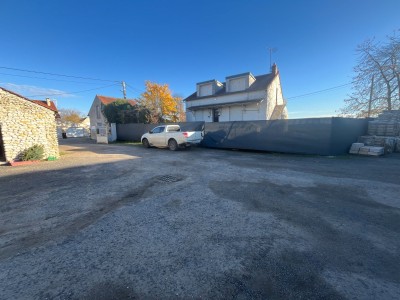 Bâtiments - JOUY LE CHATEL - 300 m2 - VENDU