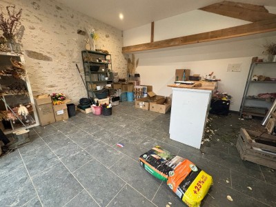 Bâtiments - JOUY LE CHATEL - 300 m2 - VENDU