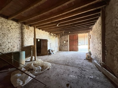 Ensemble de bâtiments + Terre Agricole A VENDRE - LA FERTE GAUCHER - 129 000 €