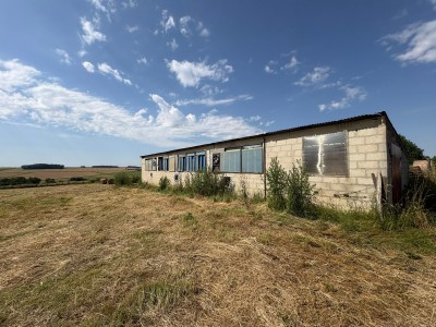 Ensemble de bâtiments + Terre Agricole A VENDRE - LA FERTE GAUCHER - 129 000 €