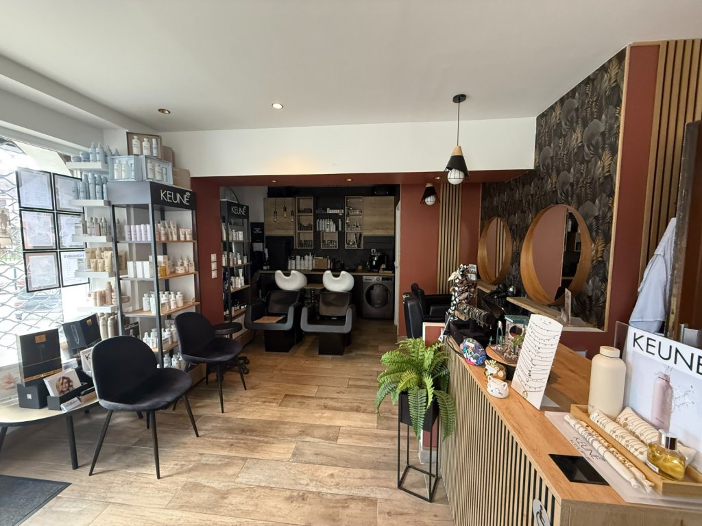 FONDS DE COMMERCE A CEDER - BEAUTE - ESTHETIQUE - COIFFURE - TOUQUIN - 33.14 m2 - 70 000 &euro;