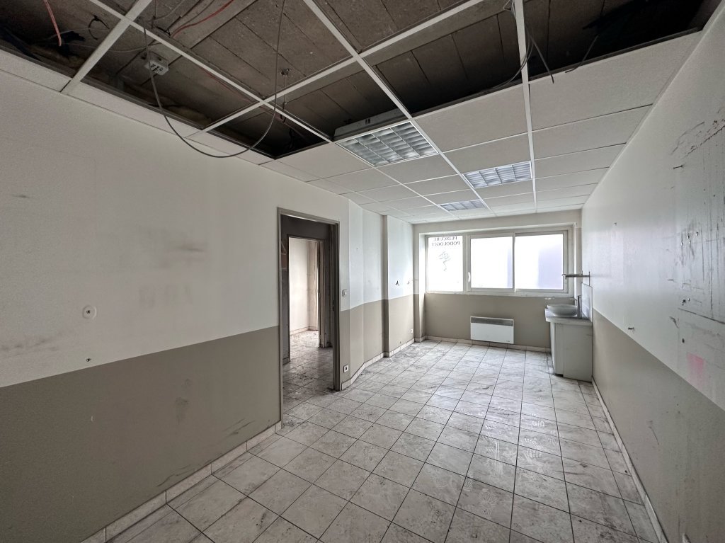 IMMEUBLE A VENDRE - LA FERTE GAUCHER - 239 m2 - 99�000�&euro;