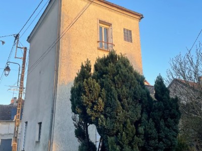 IMMEUBLE DE RAPPORT A VENDRE - COURPALAY - 110 m2 - 187000€