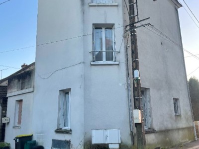 IMMEUBLE DE RAPPORT A VENDRE - COURPALAY - 110 m2 - 187000€
