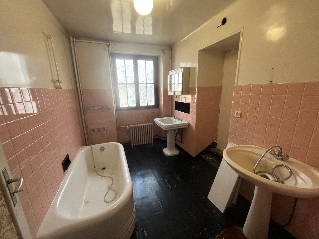 immeuble de rapport A VENDRE - JOUY LE CHATEL - 193 m2 - 210�000�&euro;