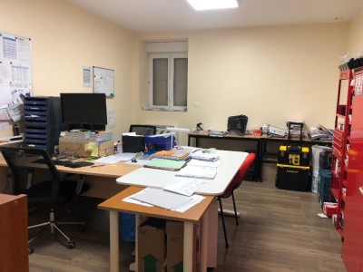 LOCAL D ACTIVITE A LOUER - AMILLIS - 561 m2 - 3�700�&euro; HC et HT par mois