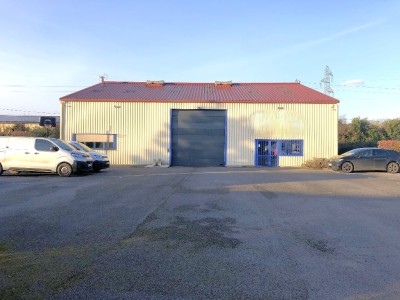 LOCAL D ACTIVITE A LOUER - AMILLIS - 561 m2 - 3�700�&euro; HC et HT par mois