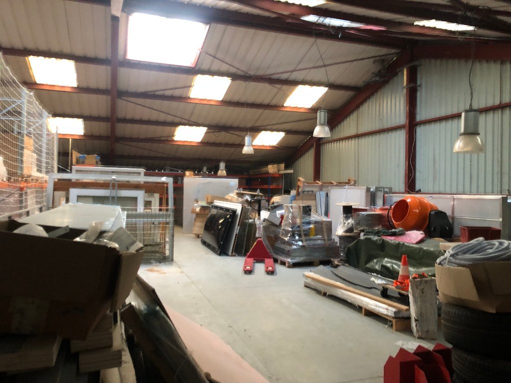 LOCAL D ACTIVITE A LOUER - AMILLIS - 561 m2 - 3�700�&euro; HC et HT par mois