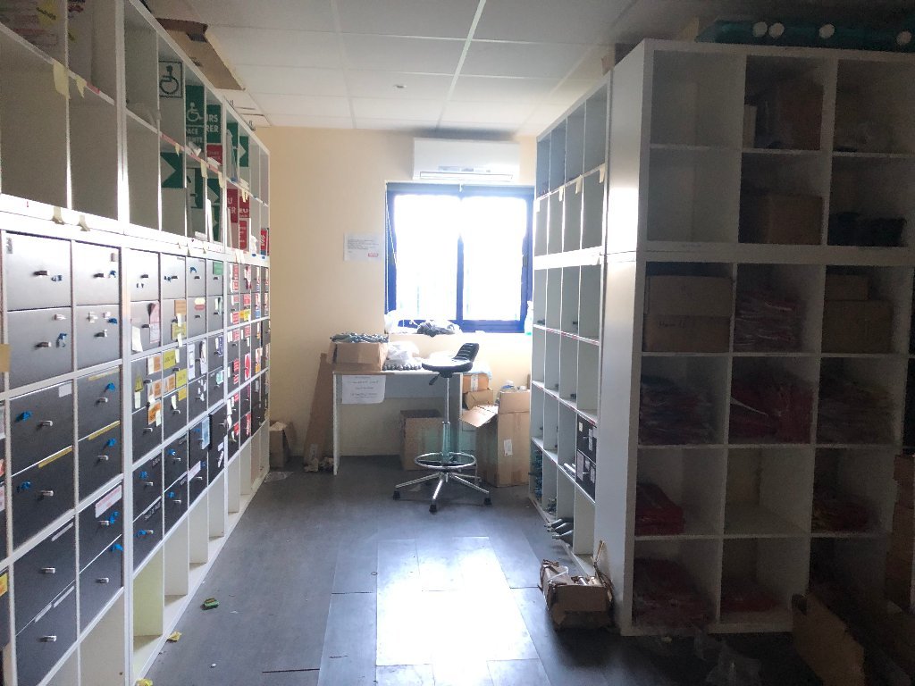 LOCAL D ACTIVITE A LOUER - AMILLIS - 561 m2 - 3�700�&euro; HC et HT par mois