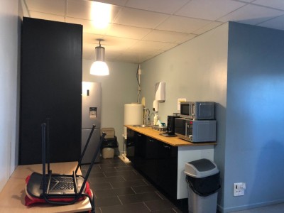 LOCAL D ACTIVITE A LOUER - AMILLIS - 561 m2 - 3�700�&euro; HC et HT par mois