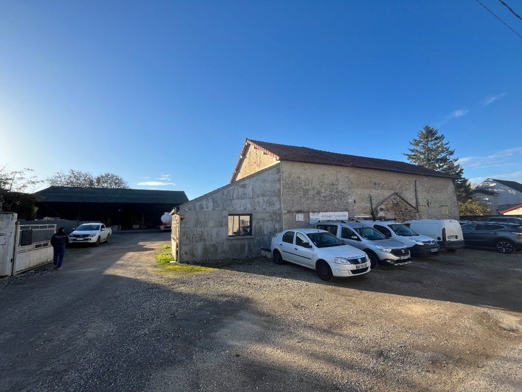 LOCAL D ACTIVITE A VENDRE - JOUY LE CHATEL - 800 m2 - 350�000�&euro; 