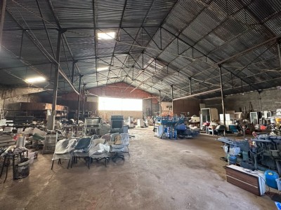 LOCAL INDUSTRIEL A VENDRE - LA FERTE GAUCHER - 1200 m2 - 346000 € 