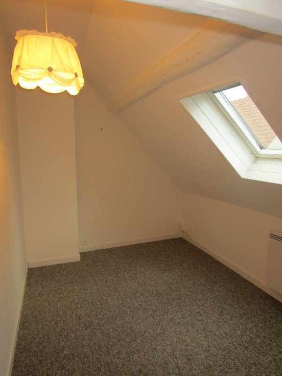 MAISON A LOUER - COURPALAY - 109.06 m2 - 1 280 € charges comprises par mois