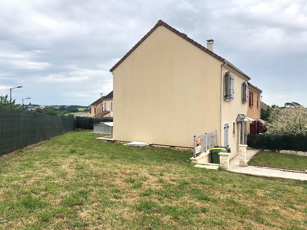 MAISON A LOUER - LA FERTE GAUCHER - 89.85 m2 - 860 &euro; charges comprises par mois