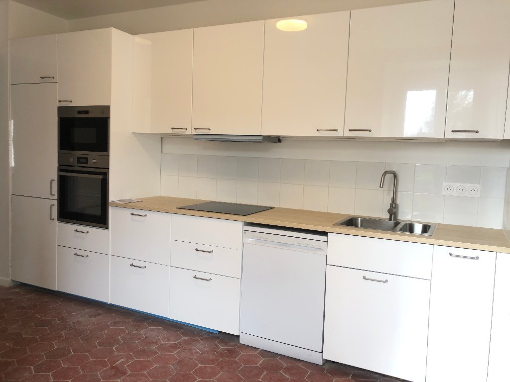 MAISON A LOUER - LE PLESSIS FEU AUSSOUX - 98.97 m2 - 1 145 &euro; charges comprises par mois