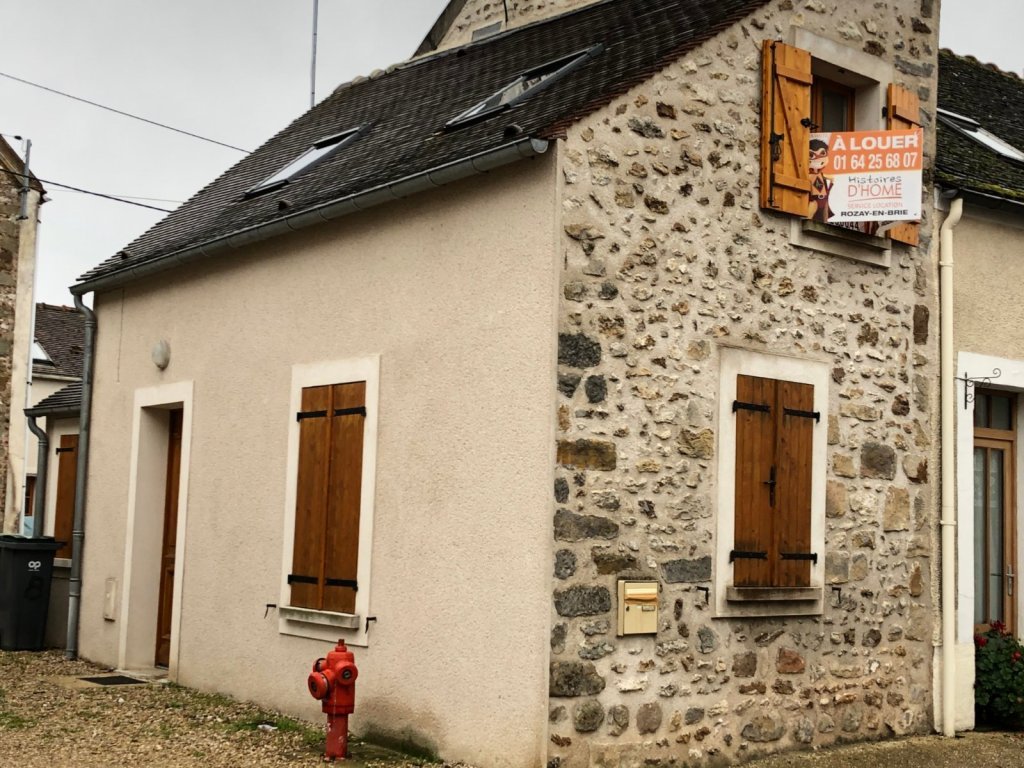 MAISON A LOUER - MACHAULT centre ville - 20.8 m2 - 485 &euro; charges comprises par mois