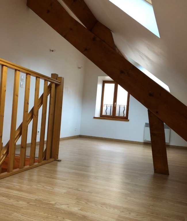 MAISON A LOUER - MACHAULT centre ville - 20.8 m2 - 485 &euro; charges comprises par mois
