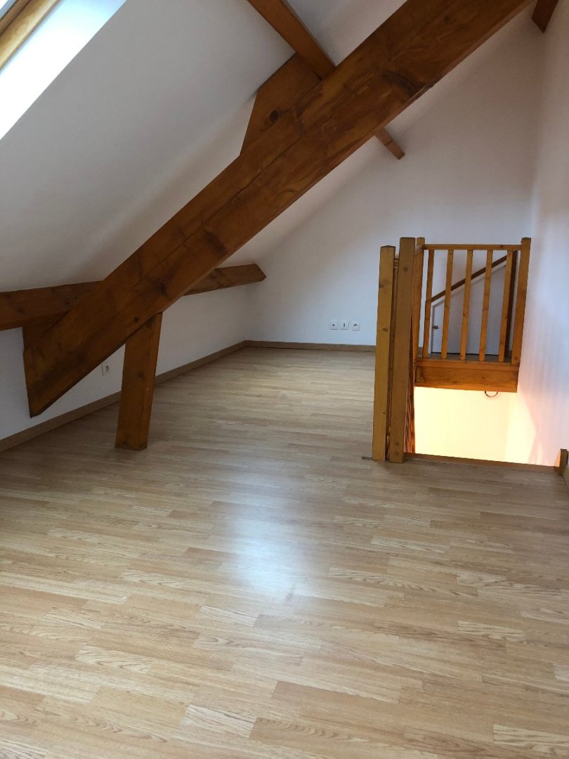 MAISON A LOUER - MACHAULT centre ville - 20.8 m2 - 485 &euro; charges comprises par mois