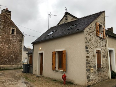MAISON A LOUER - MACHAULT centre ville - 20.8 m2 - 485 € charges comprises par mois