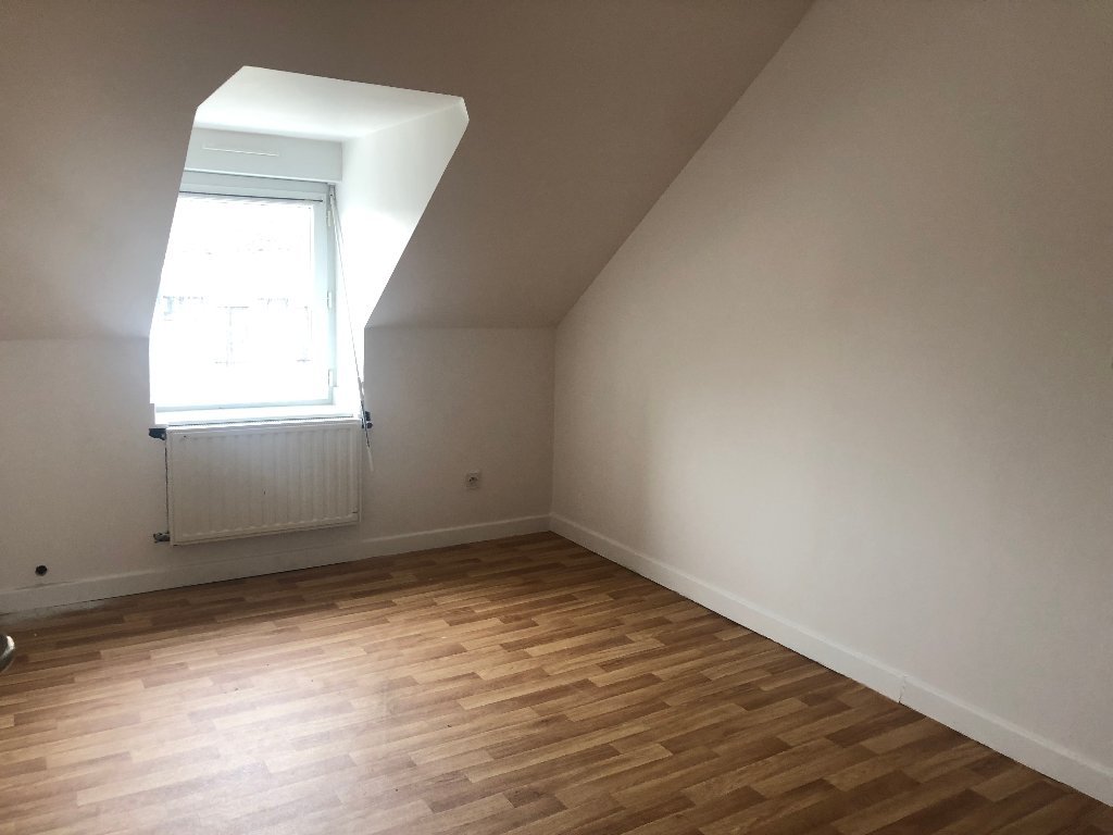 Maison de ville A LOUER - LA CHAPELLE GAUTHIER - 90.68 m2 - 890 &euro; charges comprises par mois