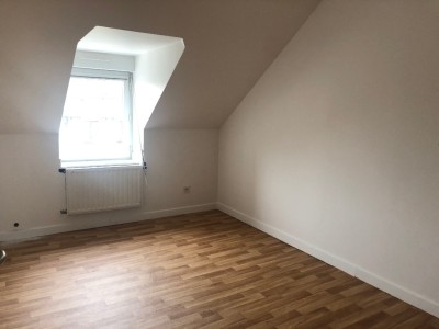Maison de ville A LOUER - LA CHAPELLE GAUTHIER - 90.68 m2 - 890 € charges comprises par mois