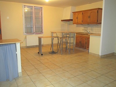 MAISON A LOUER - MORMANT - 178.64 m2 - 1 300 € charges comprises par mois