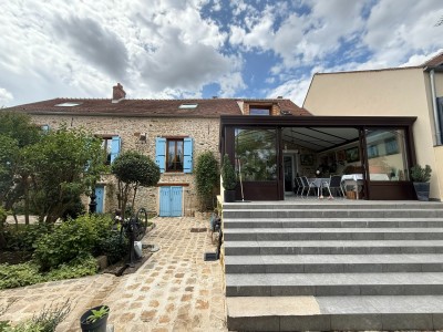 Maison Briarde Rurale A VENDRE - BERNAY VILBERT Centre du village - 200 m2 - 480 000 €