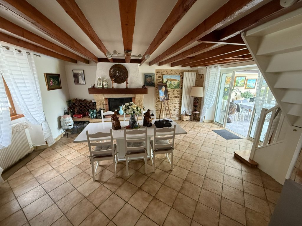 Maison Briarde Rurale A VENDRE - BERNAY VILBERT Centre du village - 200 m2 - 480�000�&euro;
