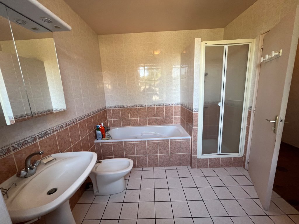 MAISON - BETON BAZOCHES HAMEAU DE FORTAIL - 158 m2 - VENDU