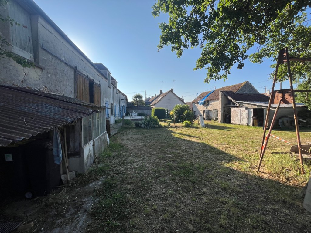 MAISON - BETON BAZOCHES HAMEAU DE FORTAIL - 158 m2 - VENDU