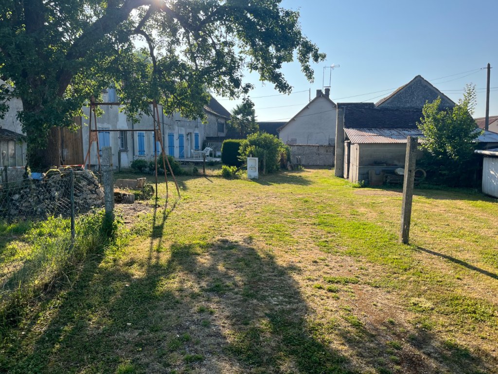 MAISON - BETON BAZOCHES HAMEAU DE FORTAIL - 158 m2 - VENDU