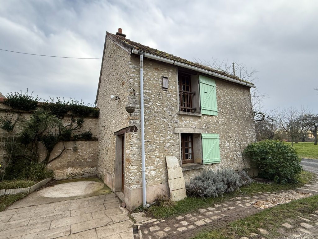 Maison Briarde A VENDRE - BETON BAZOCHES - 150 m2 - 229�000�&euro;