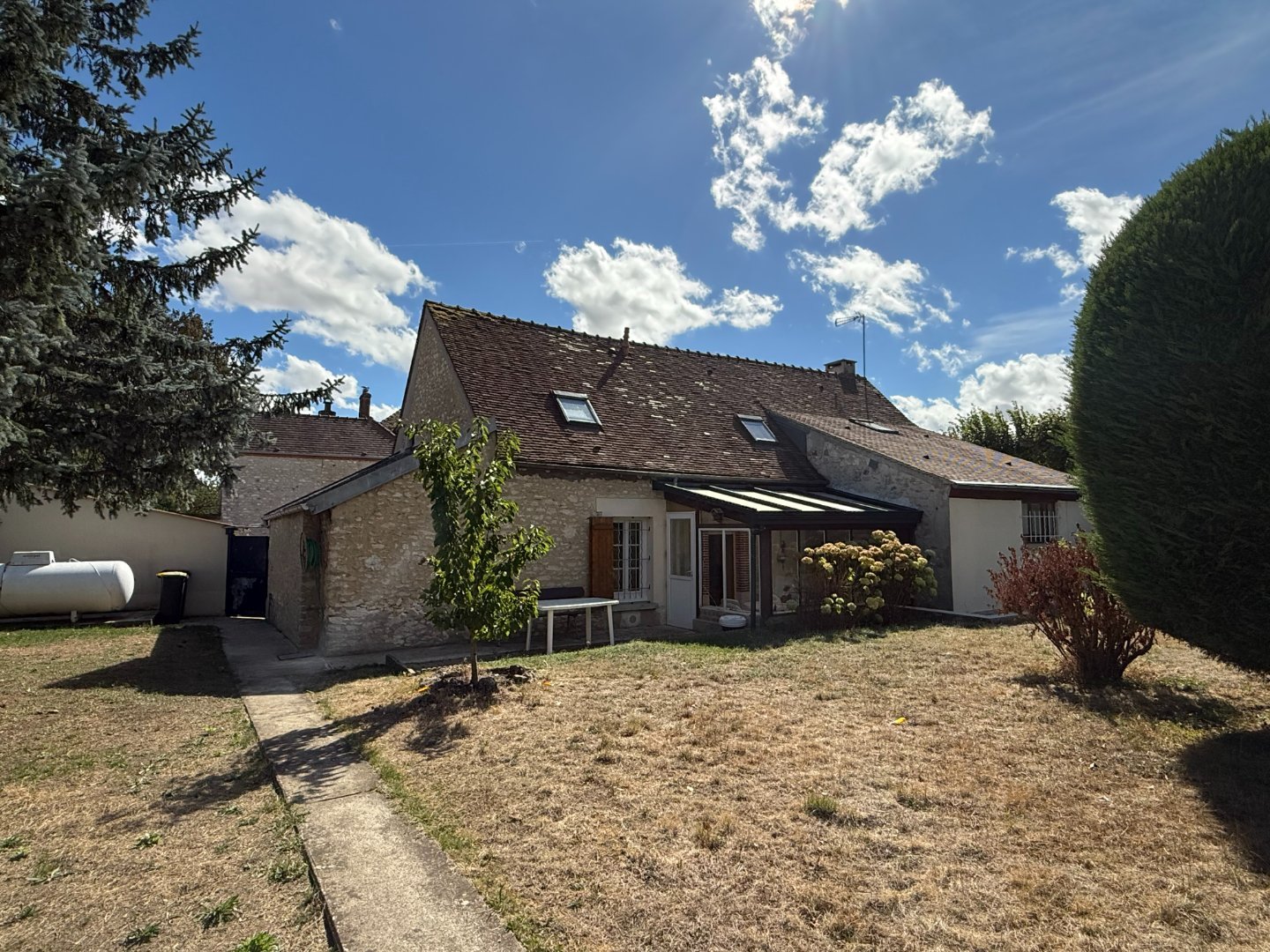 Maison Briarde - CHENOISE centre du village - 130 m2 - VENDU