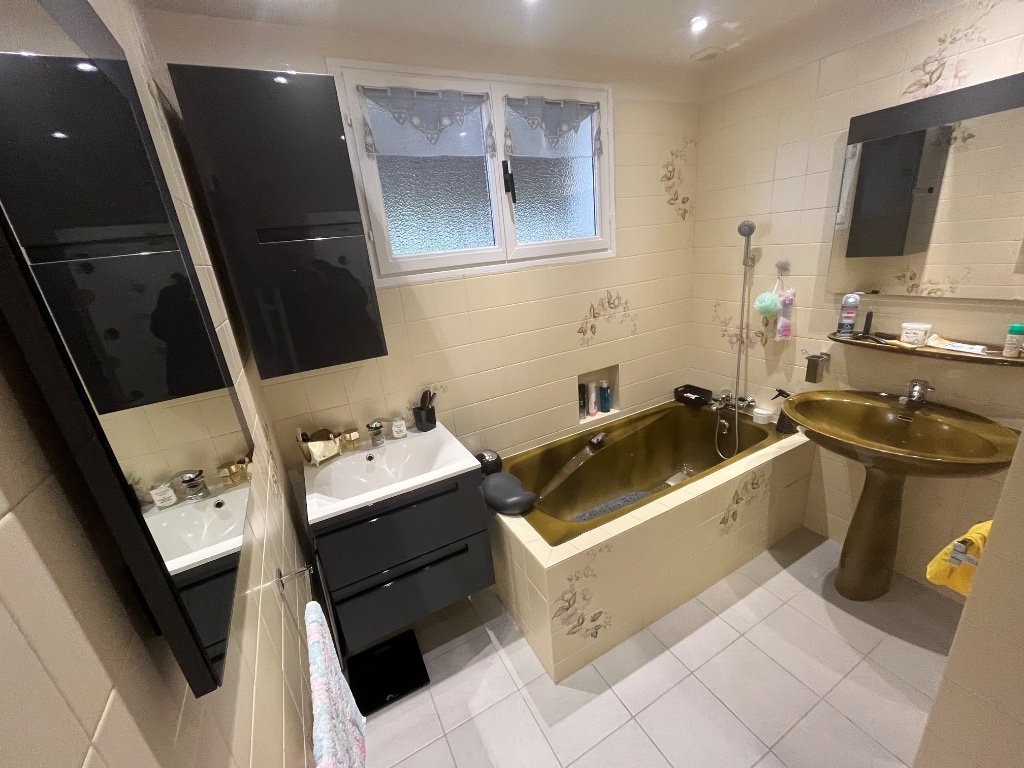 MAISON - CHENOISE - 153.15 m2 - VENDU