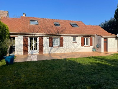 Maison traditionnelle A VENDRE - COURPALAY - 115 m2 - 345000€
