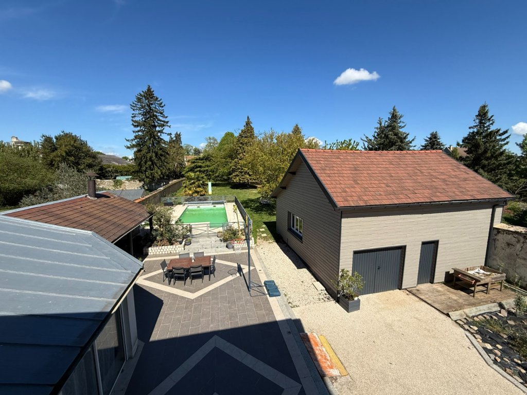 Maison briarde avec piscine - COURPALAY - 176 m2 - VENDU