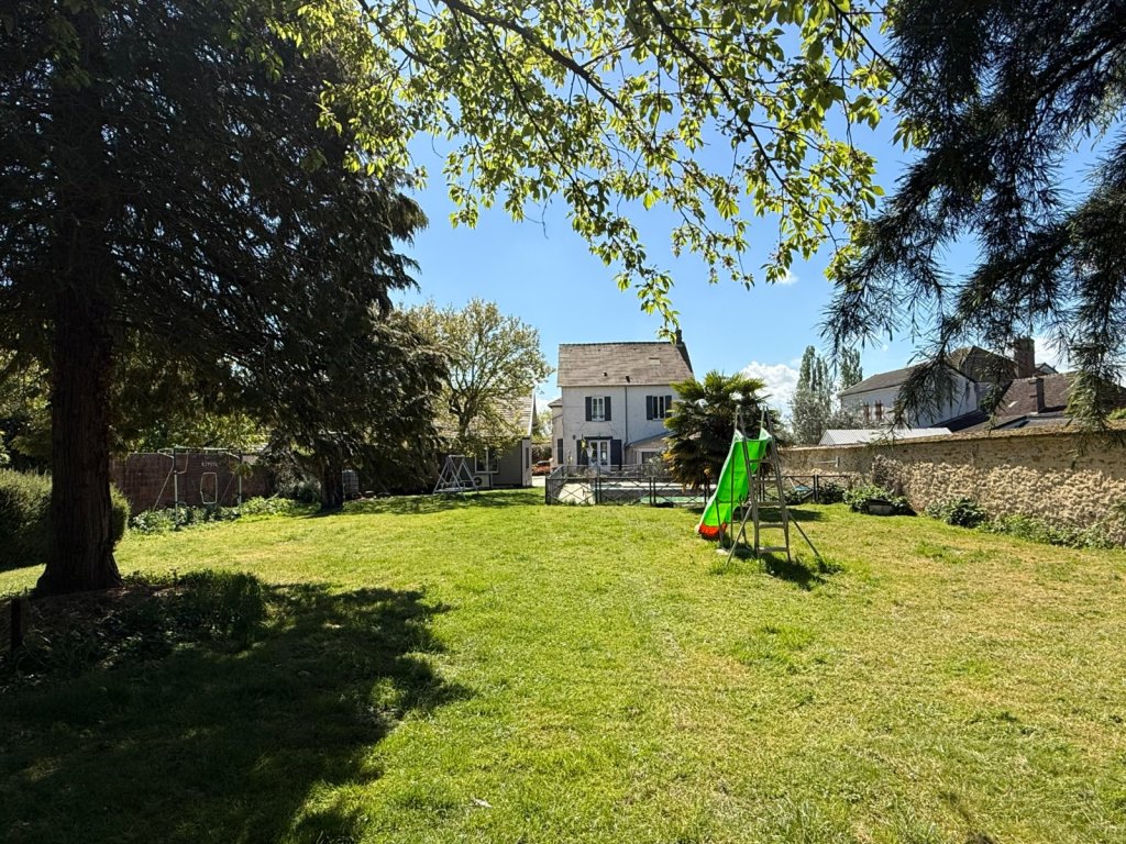 Maison briarde avec piscine - COURPALAY - 176 m2 - VENDU